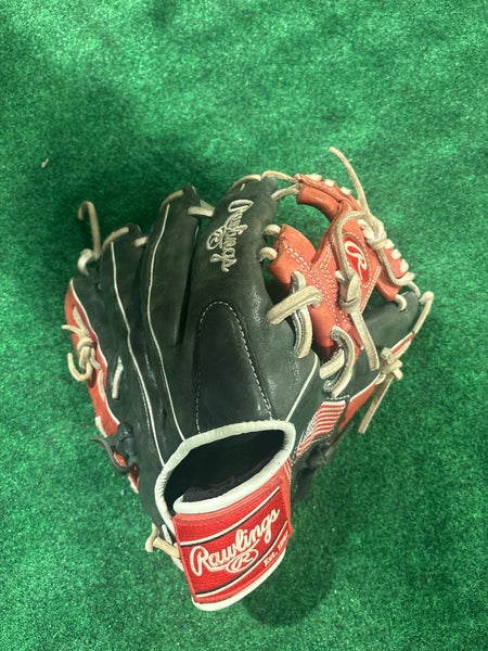 Black & Red Rawlings Gold Glove Elite RH Infield Baseball Glove 11.5" (Used)