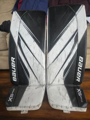 Small Bauer Vapor X5 Pro Goalie Leg Pads (Used)