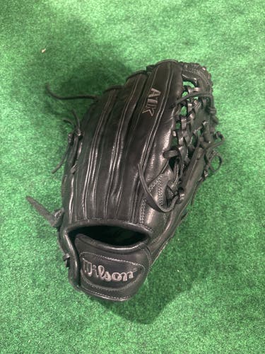 Black Wilson A1k RH Outfield Baseball Glove 12.25" (Used)