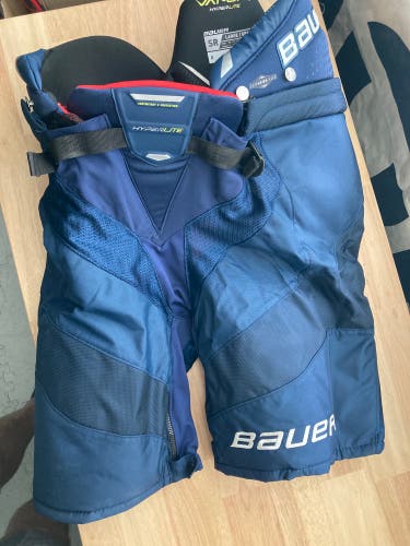 Senior Large+1 Bauer Vapor Hyperlite Hockey Pants (Used)