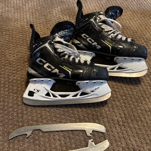 2024 CCM Tacks XF 90 Hockey Skates Regular Width Size 5 (Used)