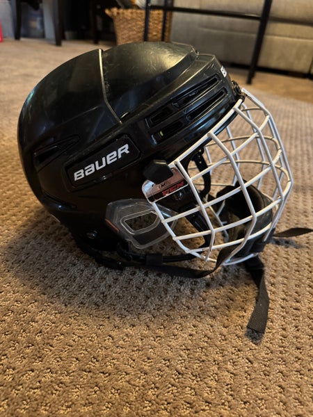 Medium Bauer Re-Akt 75 Helmet (Used)