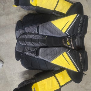 Medium Bauer Supreme UltraSonic Goalie Chest Protector (Used)