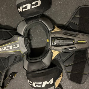 AS580 shoulder pads(used)