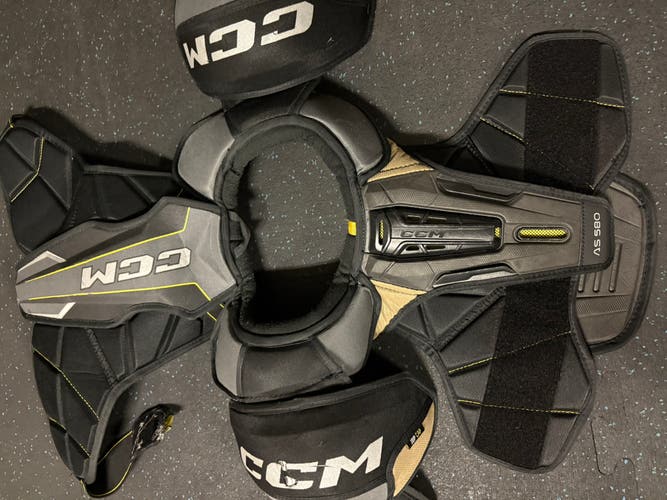 AS580 shoulder pads(used)
