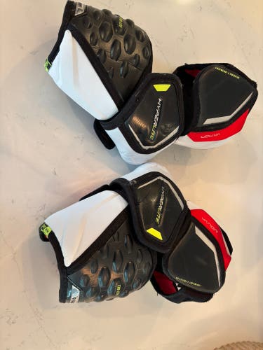 Intermediate Medium Bauer Vapor Hyperlite Elbow Pads (Used)