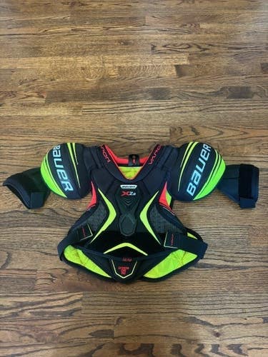 Men's Medium Junior Bauer Vapor X2.9 Shoulder Pads (Used)