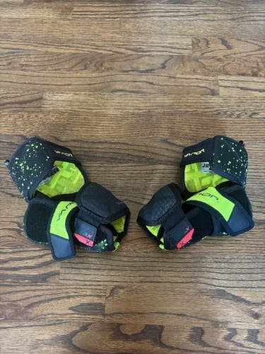 Junior Medium Bauer Vapor 3x Elbow Pads (Used)
