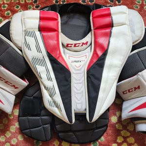 Small CCM Eflex 5.9 Goalie Chest Protector Intermediate Small (Used)