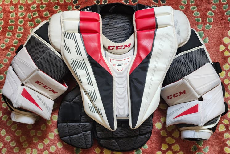 Small CCM Eflex 5.9 Goalie Chest Protector Intermediate Small (Used)