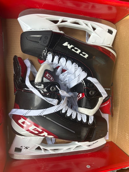 2023 CCM JetSpeed Shock Hockey Skates Wide Width 7 (New)