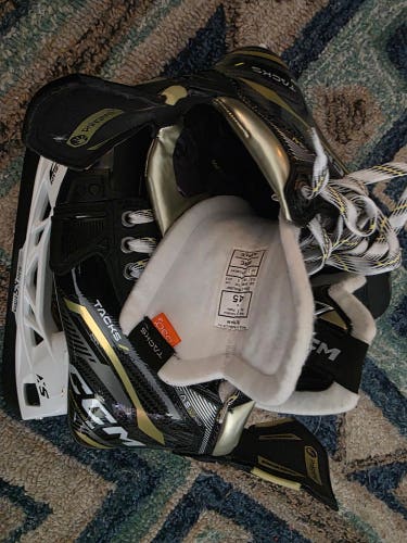 2024 CCM AS-V Pro Hockey Skates Wide Width Size 4.5 (New)
