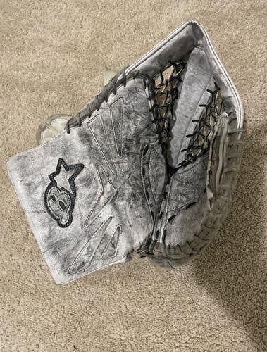 Used Brian's Netzero Hockey Goalie Glove Junior