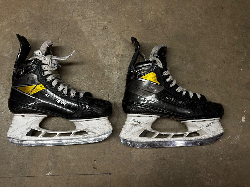 Bauer Supreme 3S Pro Hockey Skates Regular Width Size 4.5 (Used)