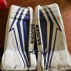 2024 31" Vaughn V9 Goalie Leg Pads (Used)