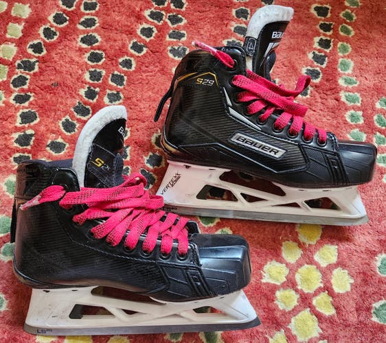 Bauer Supreme S29 Hockey Goalie Skates Regular Width Size 4 (Used)