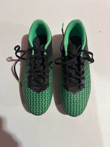 Green Kids 3.5Y (Big Kids / Youth) Under Armour Cleats (Used)