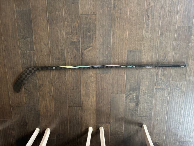 Junior Bauer Proto-R Right Handed Hockey Stick P92 (Used)