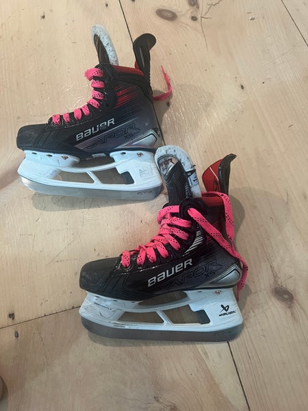2024 Bauer Vapor X5 Pro Hockey Skates Regular Width Size 1.5 (Used)