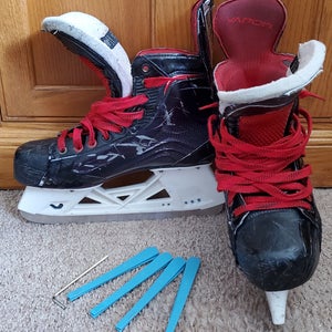 2017 Bauer Vapor X800 Hockey Skates Size 8EE with Marsblade I2 Holders (Used)