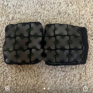Wrist guards, swivel vision, Maltese gel pads