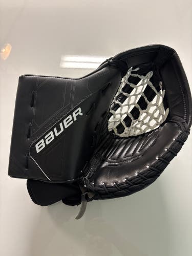 Bauer Mach goalie catcher, regular hand