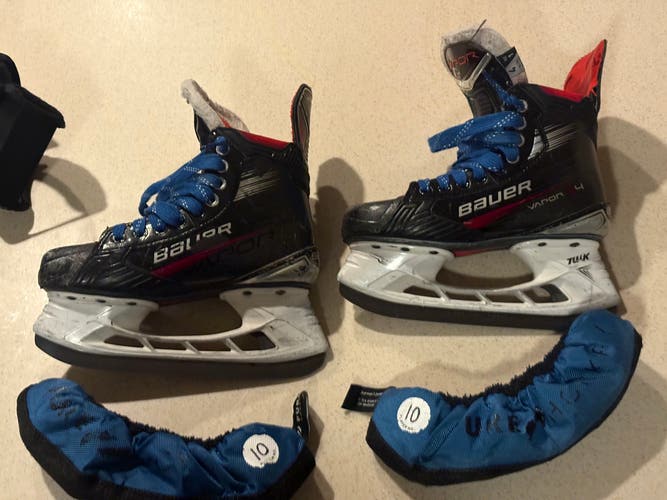2024 Bauer Vapor X4 Hockey Skates Regular Width Size 4 (Used)