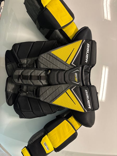 Senior Small 2022 Bauer Supreme UltraSonic Goalie Chest Protector