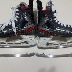 Bauer Vapor 2X Hockey Skates Regular Width Size 5 (Used)