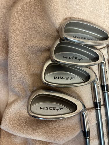 Women's TaylorMade Miscela Right Handed Iron Set Ladies Flex 4 Pieces Graphite Shaft (Used)
