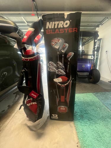 Men's Nitro Right Handed Clubs (Full Set) Regular Flex 8 Pieces (New)