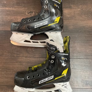 Bauer Supreme M3 Hockey Skates Regular Width Size 4 (Used)