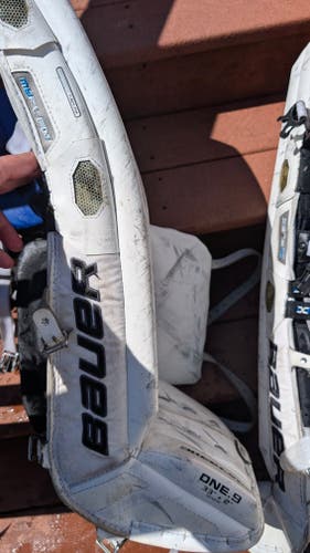 33" Bauer Supreme One.9 Goalie Leg Pads (Used)