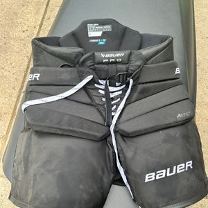 Senior Medium 2023 Bauer Pro Hockey Goalie Pants Pro Stock (New)