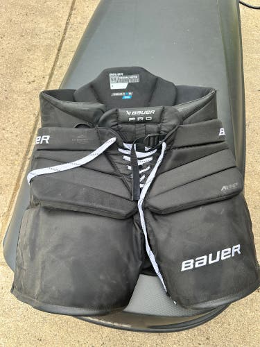 Senior Medium 2023 Bauer Pro Hockey Goalie Pants Pro Stock (New)