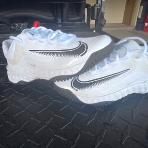 White Women's Size M 6.0 (W 7.0) Nike Low Top Turf Cleats