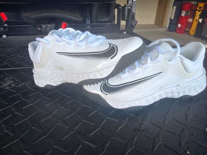 White Women's Size M 6.0 (W 7.0) Nike Low Top Turf Cleats