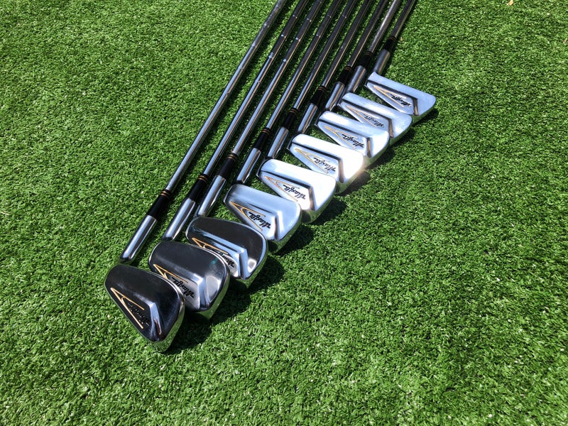 1967! VINTAGE MODERN NEW OLD STOCK! Dunlop Maxfli Golf Forged Blades Chrome Iron Set 2-PW