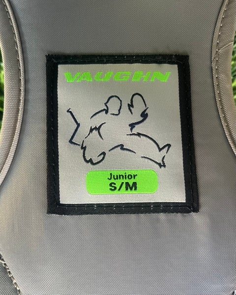 Jr. Small/Medium Vaughn Velocity VE8 XFP Goalie Chest Protector (Used)