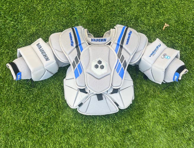 Jr. Small/Medium Vaughn Velocity VE8 XFP Goalie Chest Protector (Used)