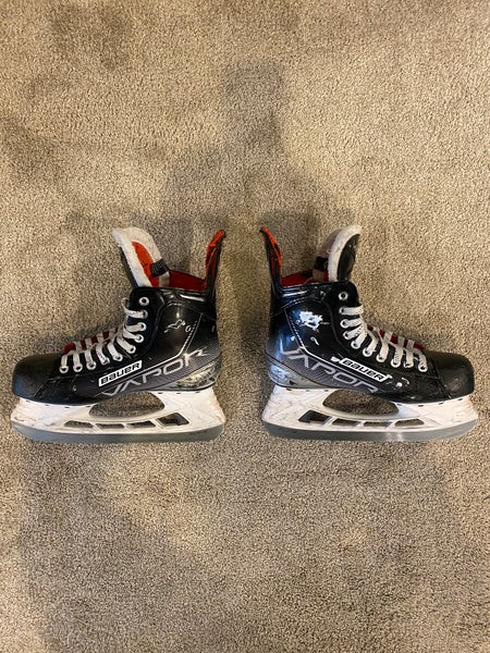 Bauer Vapor X3.7 Hockey Skates Regular Width 8 (Used)