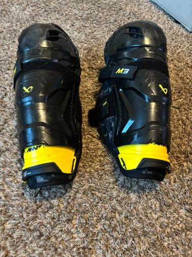 Junior Bauer Supreme M3 11" Shin Pads (Used)