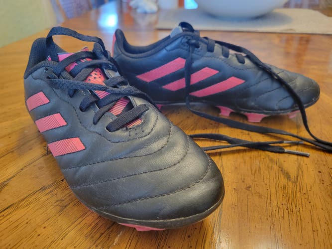 Black Kids 2.5Y (Big Kids / Youth) Adidas Goletto VIII Molded Cleats Cleats (Used)