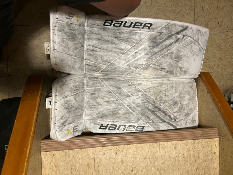 34" 2022 Bauer Vapor 3X Goalie Leg Pads (Used)