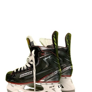 Used Bauer VAPOR X2.7 Intermediate Hockey Skate Intermediate 5.5 11686-S000045015