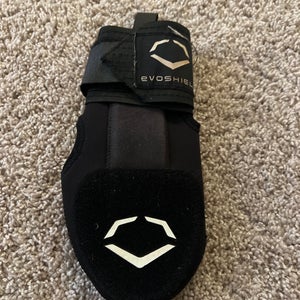 Black Junior EvoShield Sliding Mitt (Used)