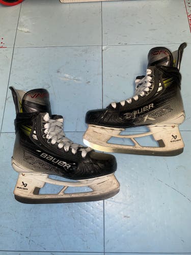 Used Bauer Vapor Hyperlite 2 skates size 6 fit 1