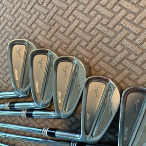 Men's Mizuno MP-18 MMC Right Handed Iron Set Stiff Flex Steel Shaft (Used)