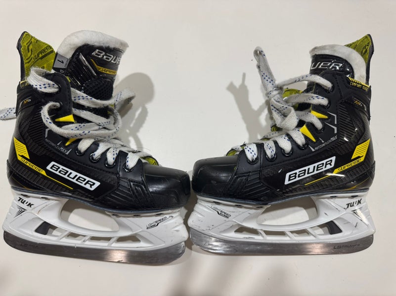 Bauer Supreme M4 Hockey Skates Regular Width Size 1 (Used)