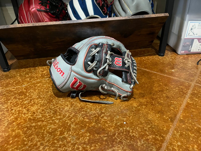 Wilson A2000 SC75 Infield Baseball Glove 11.5" (Used)